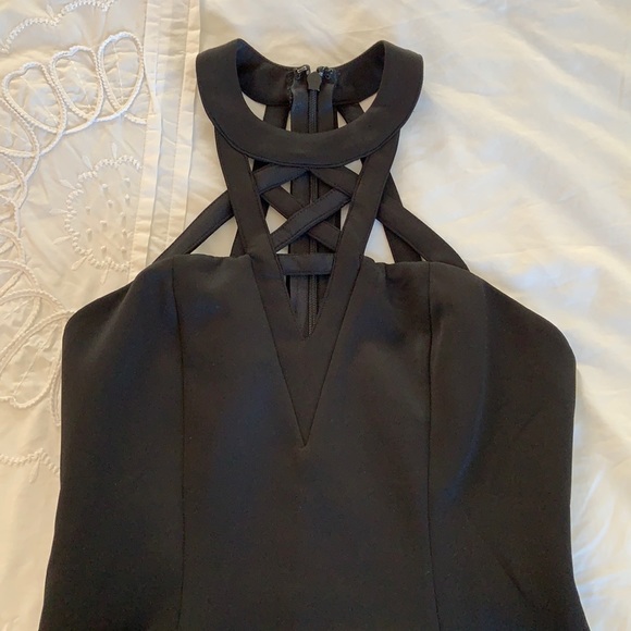 Shapely black mini dress - Picture 1 of 5